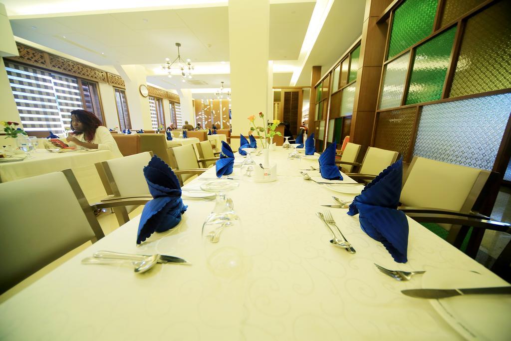 Hotel Africana Kampala Esterno foto