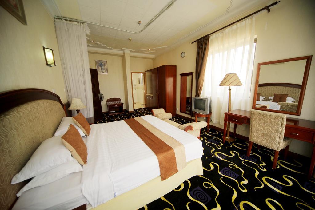 Hotel Africana Kampala Esterno foto