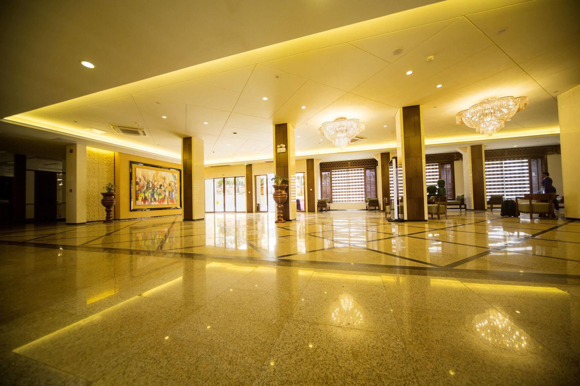 Hotel Africana Kampala Esterno foto