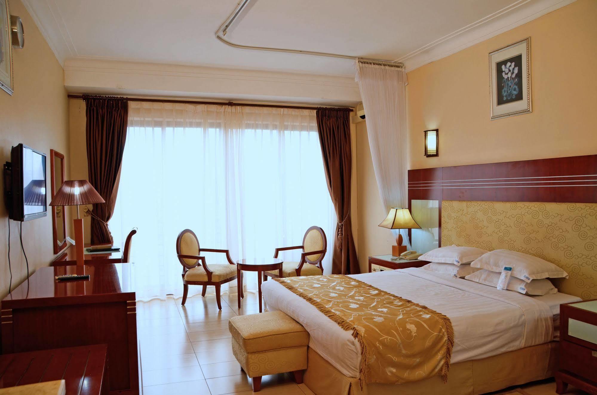 Hotel Africana Kampala Esterno foto