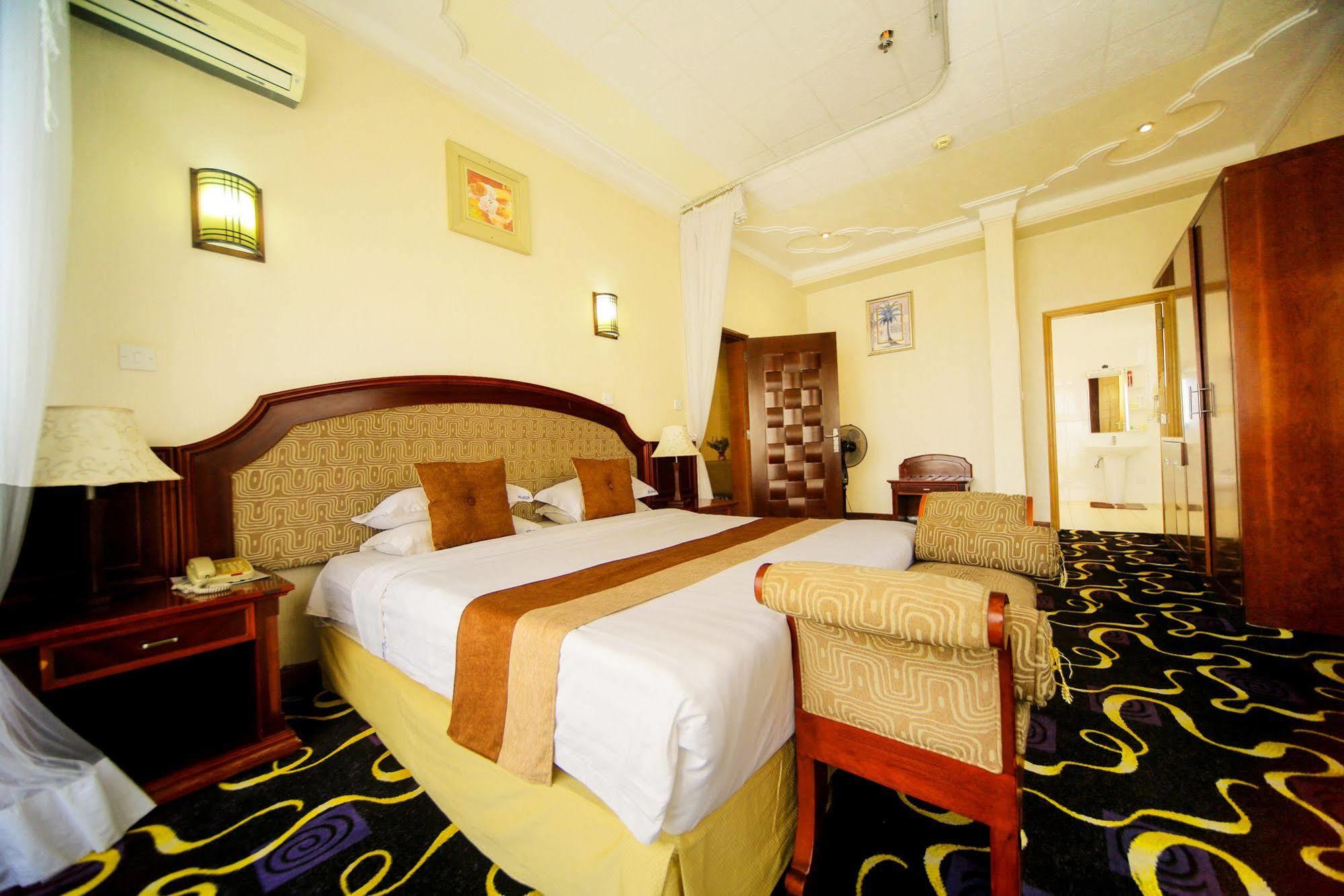 Hotel Africana Kampala Esterno foto