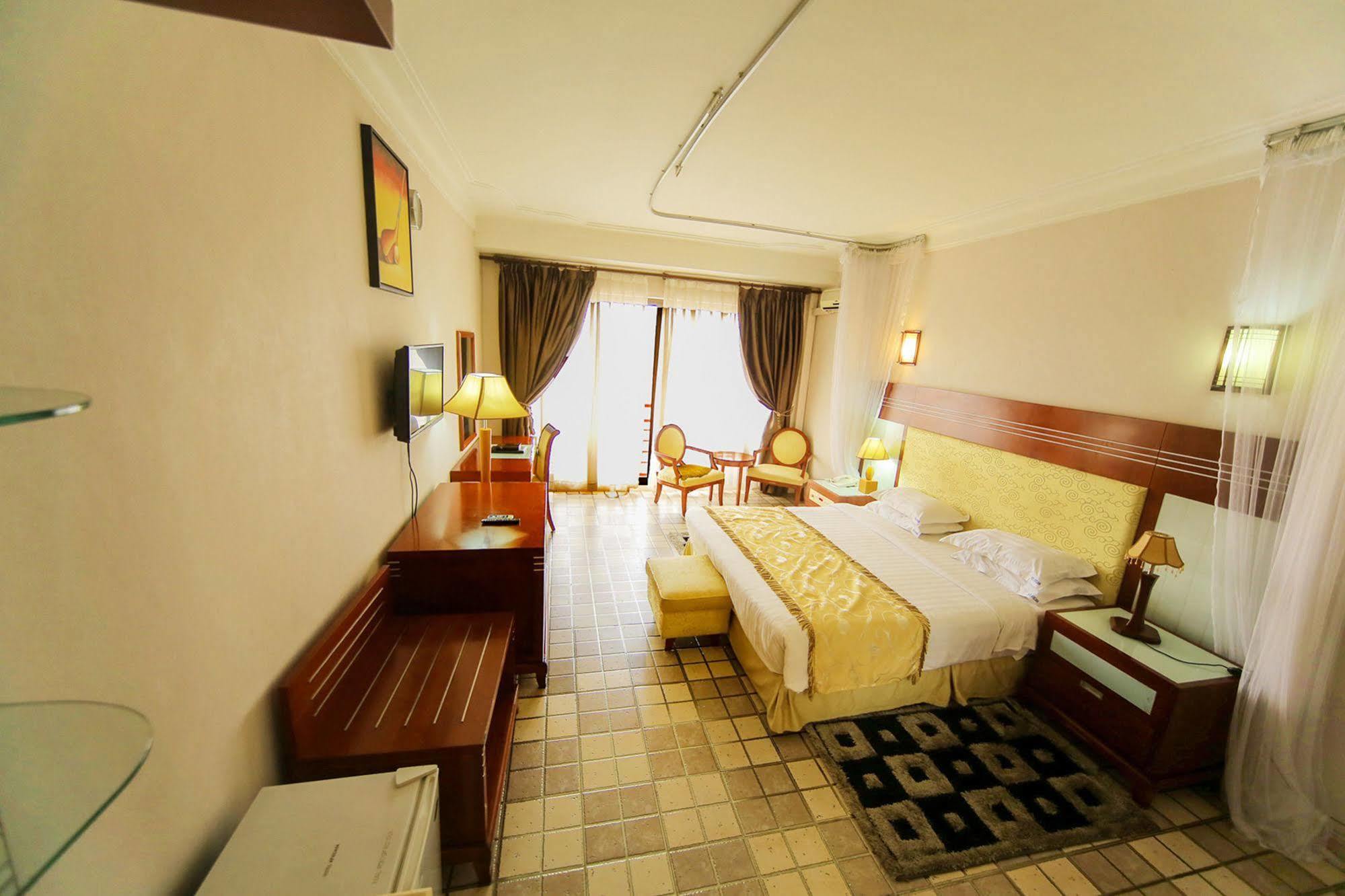 Hotel Africana Kampala Esterno foto